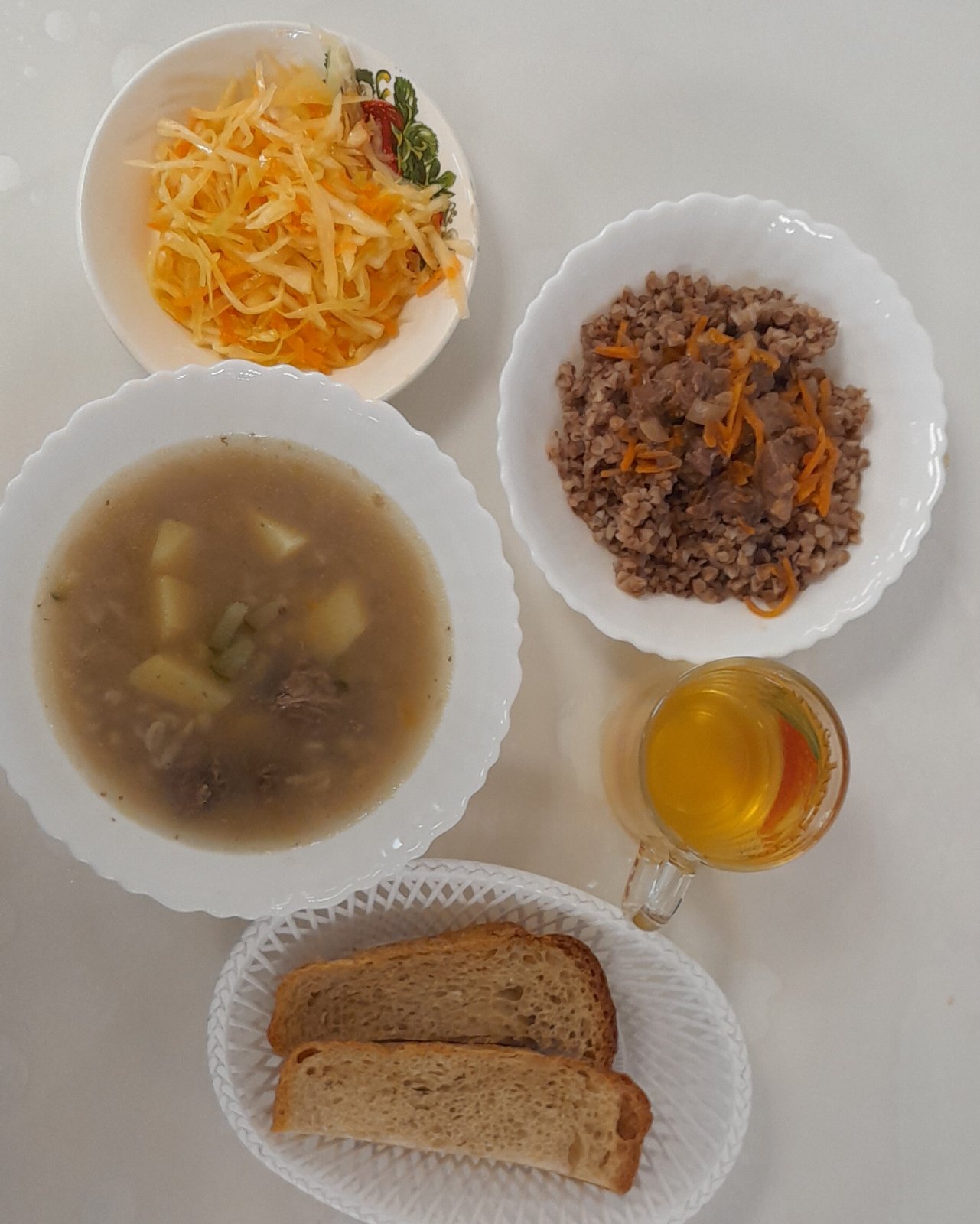 Бесплатное горячее питание.